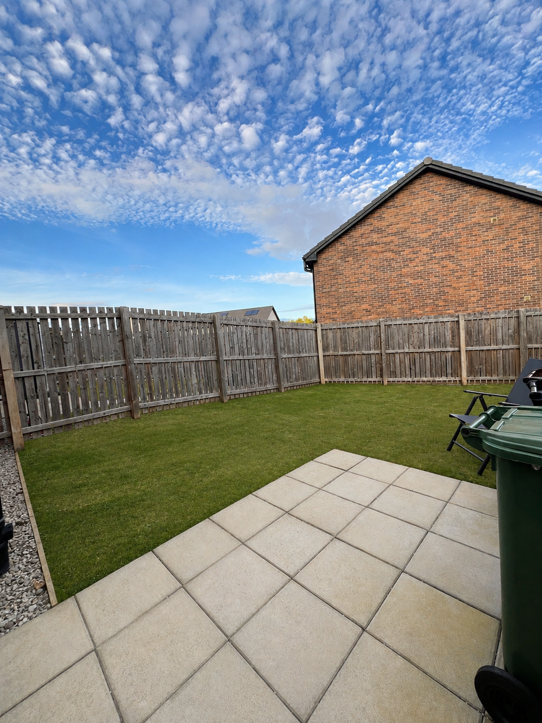 Parliament Way House to let garden